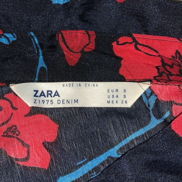 Gently Loved Crimped Chiffon Red Poppy Pattern Long Sleeve Blouse by Zara - Picture 5 of 6